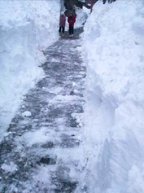 軽自動車が通れるまであと少し