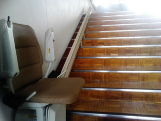 中央公民館の昇降機